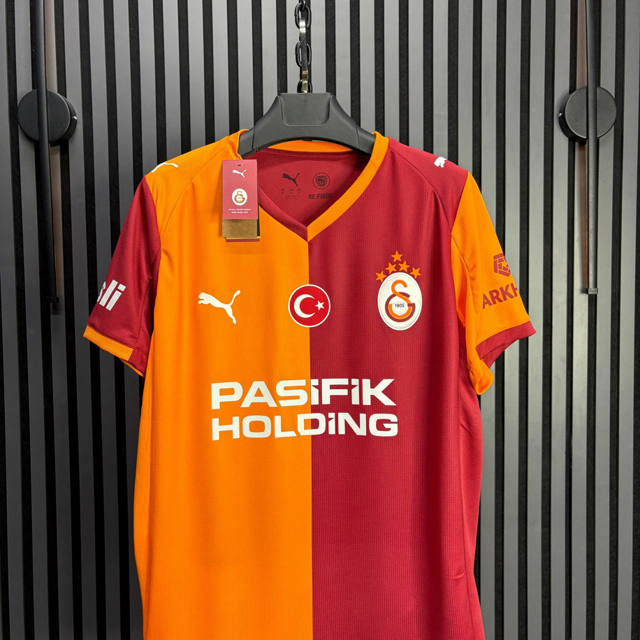 İsimsiz – Galatasaray 2025/26 İç Saha Forma – Premium (Birebir Aynı)