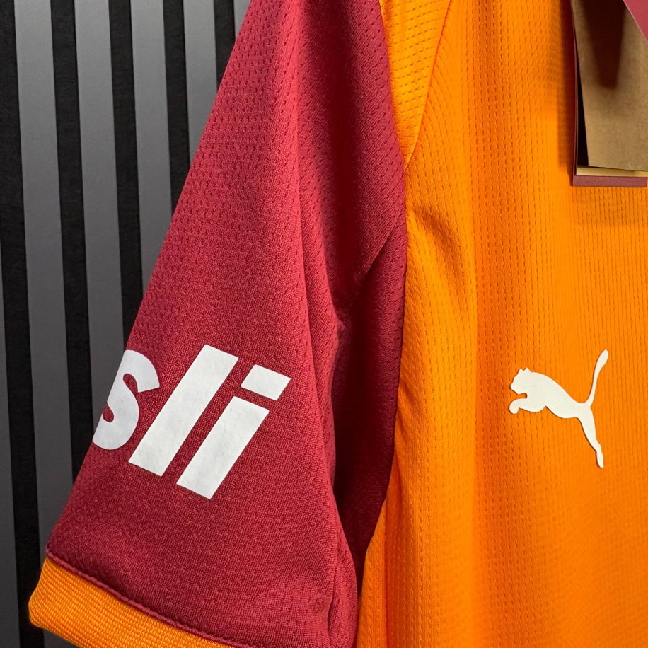 İsimsiz – Galatasaray 2025/26 İç Saha Forma – Premium (Birebir Aynı)